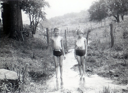 mom_howard_froghunting1937 mom_howard_froghunting1937